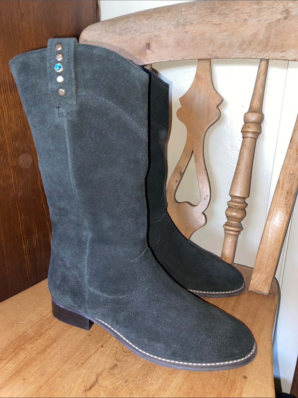 New without box Rare Xirena Black Suede Boots Size 39 (8.5/9)